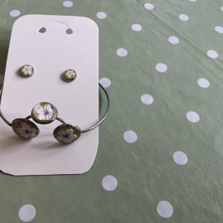 bracelet ring and earring set yellow with white flowers