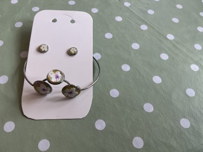 bracelet ring and earring set yellow with white flowers