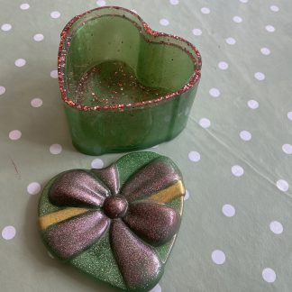 green heart pot with lid