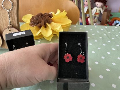 earrings poppy