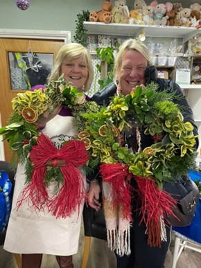 Festive Wreaths with Angie